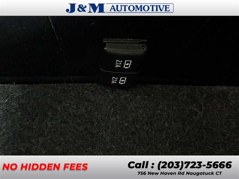 2019 Toyota Tacoma SR5, available for sale in Naugatuck, Connecticut | J&M Automotive Sls&Svc LLC. Naugatuck, Connecticut 2019 Toyota Tacoma SR5, available for sale in Naugatuck, Connecticut | J&M Automotive Sls&Svc LLC. Naugatuck, Connecticut