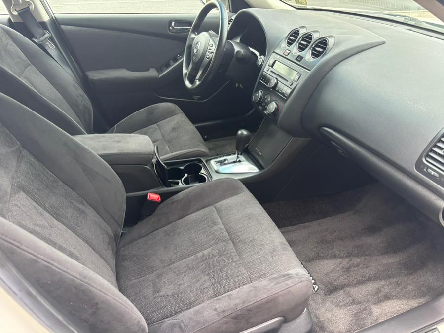 2010 Nissan Altima 4dr Sdn I4 CVT 2.5 S, available for sale in New haven, Connecticut | Wilson Maturo Motors. New haven, Connecticut 2010 Nissan Altima 4dr Sdn I4 CVT 2.5 S, available for sale in New haven, Connecticut | Wilson Maturo Motors. New haven, Connecticut