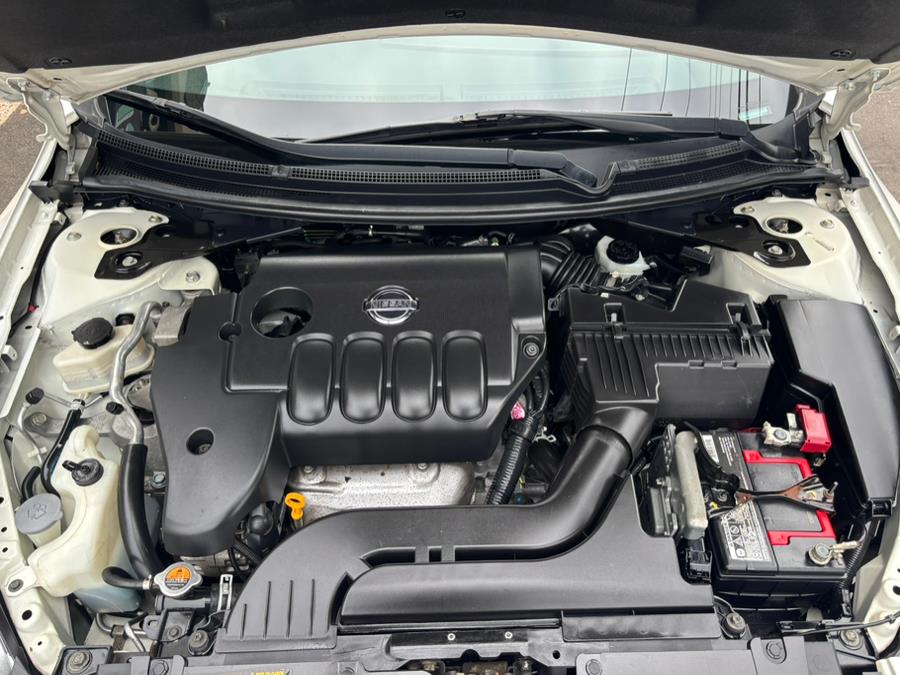 2010 Nissan Altima 4dr Sdn I4 CVT 2.5 S, available for sale in New haven, Connecticut | Wilson Maturo Motors. New haven, Connecticut 2010 Nissan Altima 4dr Sdn I4 CVT 2.5 S, available for sale in New haven, Connecticut | Wilson Maturo Motors. New haven, Connecticut