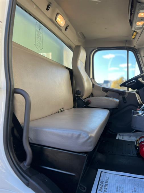 2018 Freightliner M2 106 26FT SUPREME BOX/MAXON LIFTGATE NON CDL, available for sale in Paterson, New Jersey | Speedway Commercial Motors LLC. Paterson, New Jersey 2018 Freightliner M2 106 26FT SUPREME BOX/MAXON LIFTGATE NON CDL, available for sale in Paterson, New Jersey | Speedway Commercial Motors LLC. Paterson, New Jersey