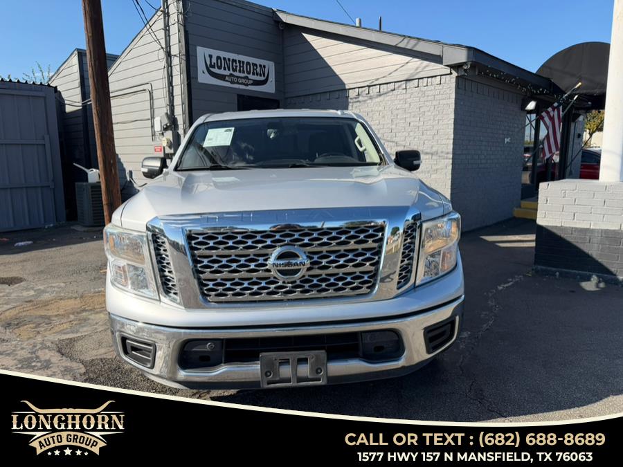 2018 Nissan Titan SL photo 2