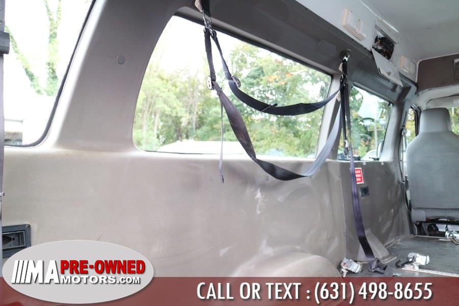 2011 Ford E-350 photo 3