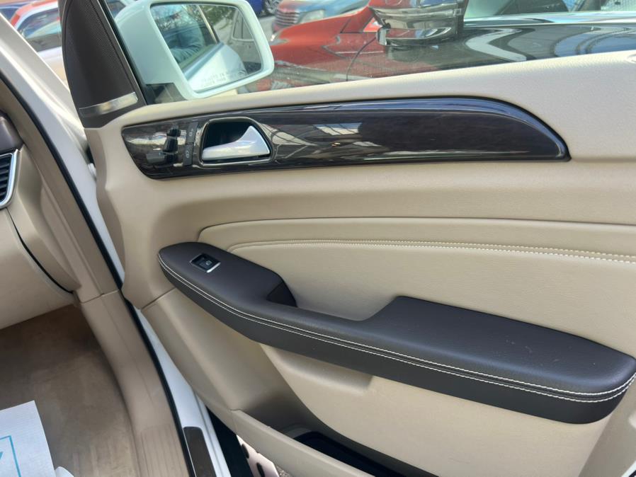 2015 Mercedes-Benz M-Class 4MATIC 4dr ML350, available for sale in Brooklyn, New York | Atlantic Used Car Sales. Brooklyn, New York 2015 Mercedes-Benz M-Class 4MATIC 4dr ML350, available for sale in Brooklyn, New York | Atlantic Used Car Sales. Brooklyn, New York