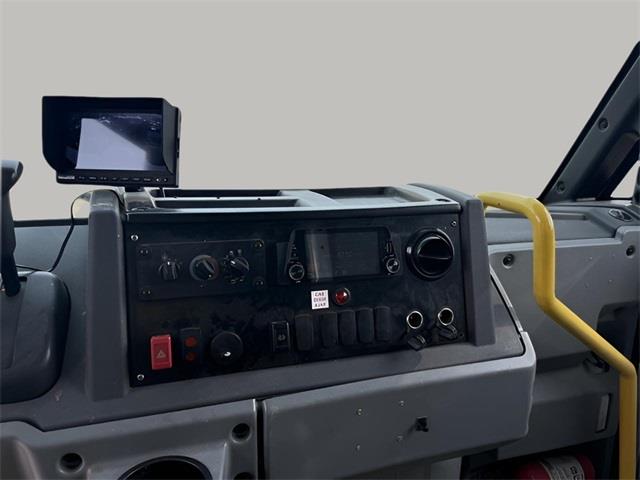 2012 Isuzu Npr Parcel delivery, available for sale in Stratford, Connecticut | Wiz Leasing Inc. Stratford, Connecticut 2012 Isuzu Npr Parcel delivery, available for sale in Stratford, Connecticut | Wiz Leasing Inc. Stratford, Connecticut