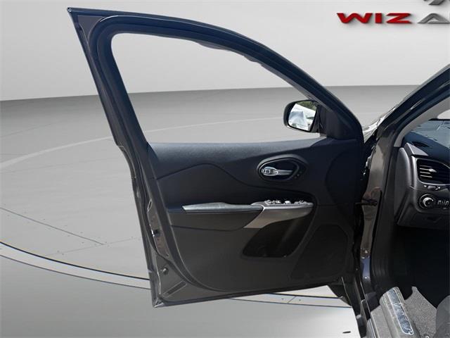 2021 Jeep Cherokee Limited, available for sale in Stratford, Connecticut | Wiz Leasing Inc. Stratford, Connecticut 2021 Jeep Cherokee Limited, available for sale in Stratford, Connecticut | Wiz Leasing Inc. Stratford, Connecticut