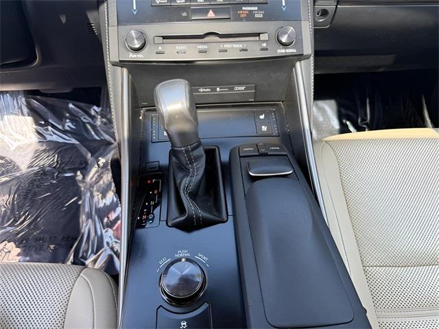 2014 Lexus Is 350, available for sale in Stratford, Connecticut | Wiz Leasing Inc. Stratford, Connecticut 2014 Lexus Is 350, available for sale in Stratford, Connecticut | Wiz Leasing Inc. Stratford, Connecticut