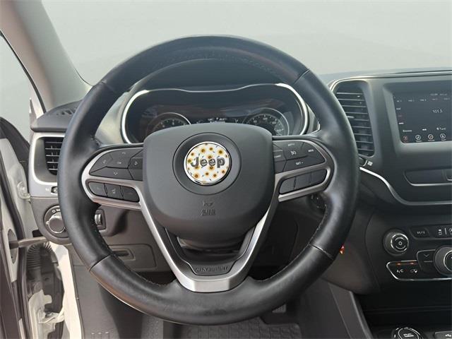 2020 Jeep Cherokee Latitude, available for sale in Stratford, Connecticut | Wiz Leasing Inc. Stratford, Connecticut 2020 Jeep Cherokee Latitude, available for sale in Stratford, Connecticut | Wiz Leasing Inc. Stratford, Connecticut