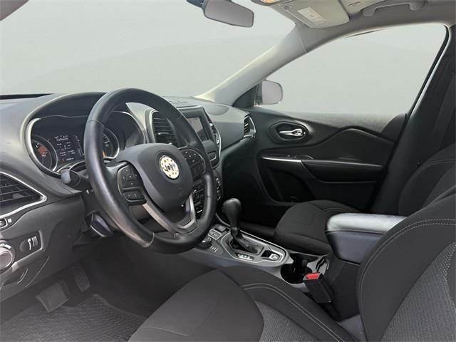 2020 Jeep Cherokee Latitude, available for sale in Stratford, Connecticut | Wiz Leasing Inc. Stratford, Connecticut 2020 Jeep Cherokee Latitude, available for sale in Stratford, Connecticut | Wiz Leasing Inc. Stratford, Connecticut