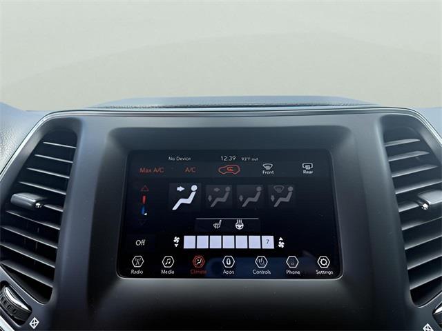 2020 Jeep Cherokee Latitude, available for sale in Stratford, Connecticut | Wiz Leasing Inc. Stratford, Connecticut 2020 Jeep Cherokee Latitude, available for sale in Stratford, Connecticut | Wiz Leasing Inc. Stratford, Connecticut