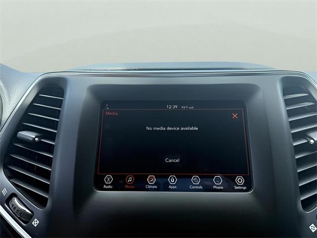 2020 Jeep Cherokee Latitude, available for sale in Stratford, Connecticut | Wiz Leasing Inc. Stratford, Connecticut 2020 Jeep Cherokee Latitude, available for sale in Stratford, Connecticut | Wiz Leasing Inc. Stratford, Connecticut