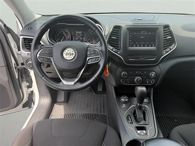 2020 Jeep Cherokee Latitude, available for sale in Stratford, Connecticut | Wiz Leasing Inc. Stratford, Connecticut 2020 Jeep Cherokee Latitude, available for sale in Stratford, Connecticut | Wiz Leasing Inc. Stratford, Connecticut