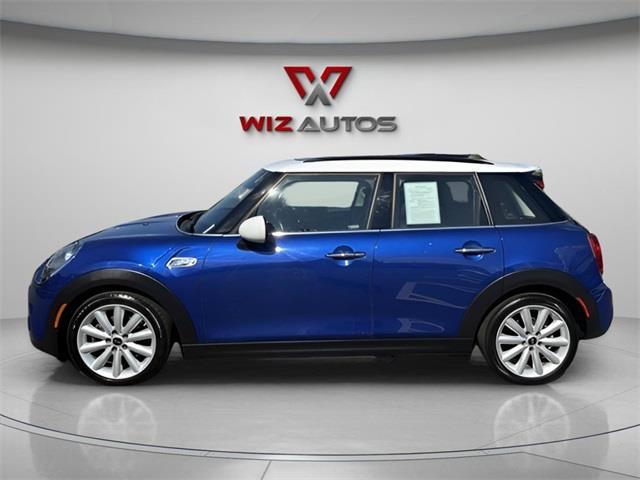 2019 Mini Cooper s Signature, available for sale in Stratford, Connecticut | Wiz Leasing Inc. Stratford, Connecticut 2019 Mini Cooper s Signature, available for sale in Stratford, Connecticut | Wiz Leasing Inc. Stratford, Connecticut