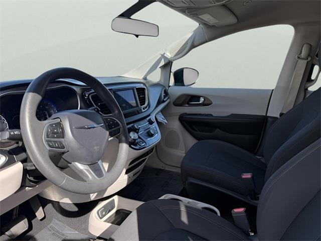 2018 Chrysler Pacifica LX, available for sale in Stratford, Connecticut | Wiz Leasing Inc. Stratford, Connecticut 2018 Chrysler Pacifica LX, available for sale in Stratford, Connecticut | Wiz Leasing Inc. Stratford, Connecticut