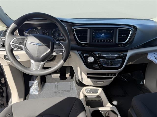 2018 Chrysler Pacifica LX, available for sale in Stratford, Connecticut | Wiz Leasing Inc. Stratford, Connecticut 2018 Chrysler Pacifica LX, available for sale in Stratford, Connecticut | Wiz Leasing Inc. Stratford, Connecticut