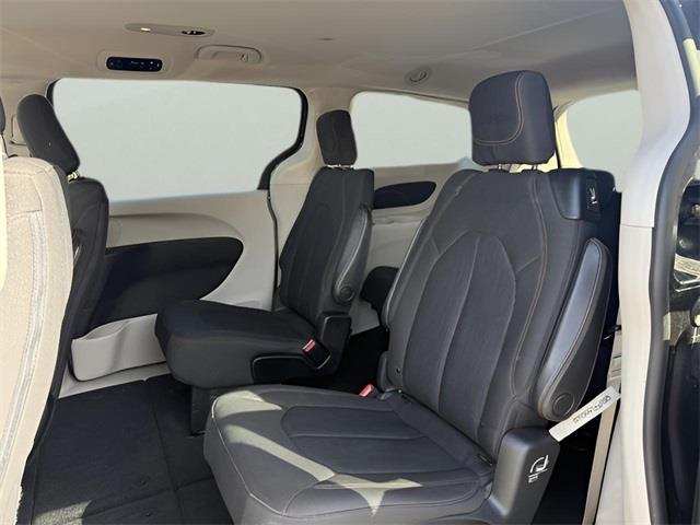 2018 Chrysler Pacifica LX, available for sale in Stratford, Connecticut | Wiz Leasing Inc. Stratford, Connecticut 2018 Chrysler Pacifica LX, available for sale in Stratford, Connecticut | Wiz Leasing Inc. Stratford, Connecticut