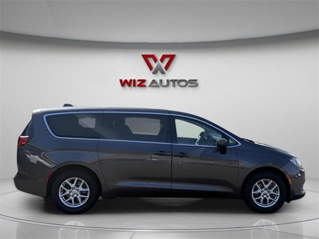 2018 Chrysler Pacifica LX, available for sale in Stratford, Connecticut | Wiz Leasing Inc. Stratford, Connecticut 2018 Chrysler Pacifica LX, available for sale in Stratford, Connecticut | Wiz Leasing Inc. Stratford, Connecticut