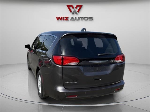 2018 Chrysler Pacifica LX, available for sale in Stratford, Connecticut | Wiz Leasing Inc. Stratford, Connecticut 2018 Chrysler Pacifica LX, available for sale in Stratford, Connecticut | Wiz Leasing Inc. Stratford, Connecticut