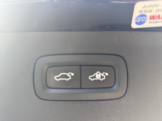 2019 Volvo Xc90 T6 Momentum, available for sale in Stratford, Connecticut | Wiz Leasing Inc. Stratford, Connecticut 2019 Volvo Xc90 T6 Momentum, available for sale in Stratford, Connecticut | Wiz Leasing Inc. Stratford, Connecticut