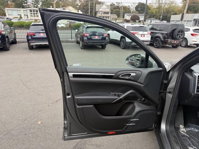 2016 Porsche Cayenne Base, available for sale in Stratford, Connecticut | Wiz Leasing Inc. Stratford, Connecticut 2016 Porsche Cayenne Base, available for sale in Stratford, Connecticut | Wiz Leasing Inc. Stratford, Connecticut