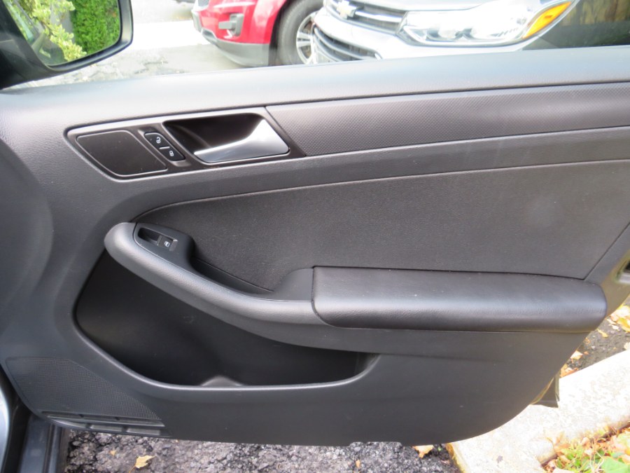 2015 Volkswagen Jetta Sedan 4dr Auto 2.0L S, available for sale in Middle Village, New York | Road Masters II INC. Middle Village, New York 2015 Volkswagen Jetta Sedan 4dr Auto 2.0L S, available for sale in Middle Village, New York | Road Masters II INC. Middle Village, New York