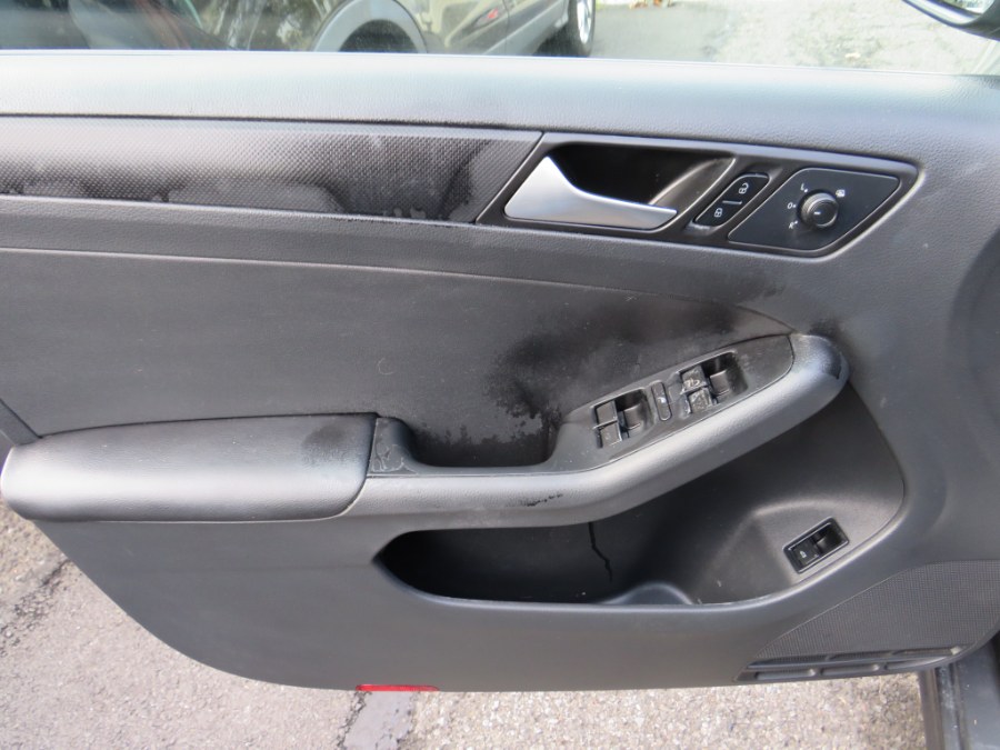 2015 Volkswagen Jetta Sedan 4dr Auto 2.0L S, available for sale in Middle Village, New York | Road Masters II INC. Middle Village, New York 2015 Volkswagen Jetta Sedan 4dr Auto 2.0L S, available for sale in Middle Village, New York | Road Masters II INC. Middle Village, New York