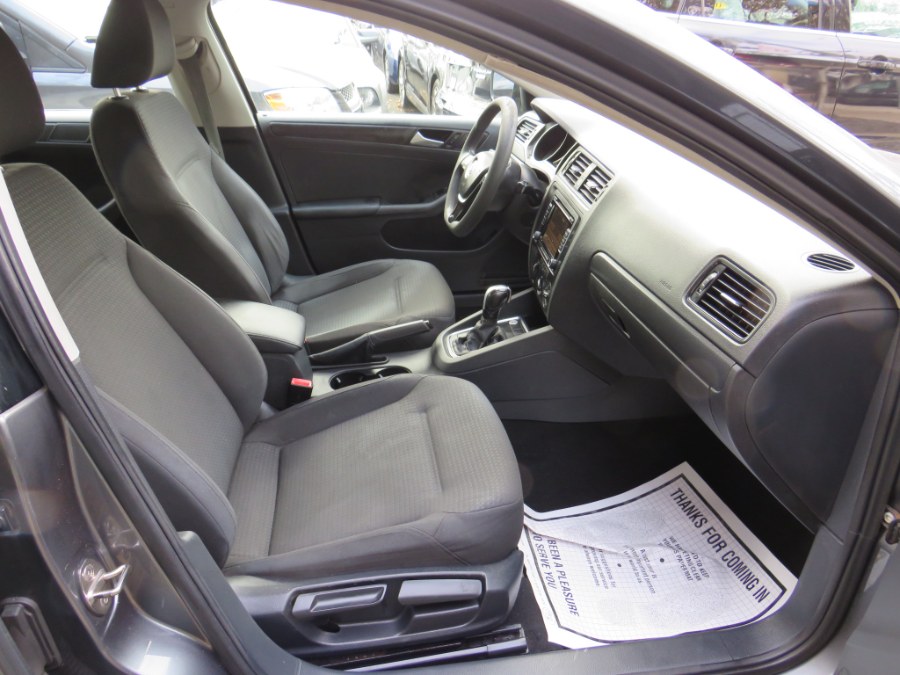 2015 Volkswagen Jetta Sedan 4dr Auto 2.0L S, available for sale in Middle Village, New York | Road Masters II INC. Middle Village, New York 2015 Volkswagen Jetta Sedan 4dr Auto 2.0L S, available for sale in Middle Village, New York | Road Masters II INC. Middle Village, New York