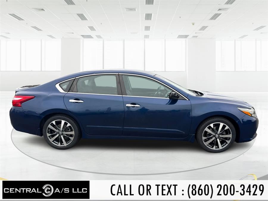 2017 Nissan Altima 2.5 SR photo 4