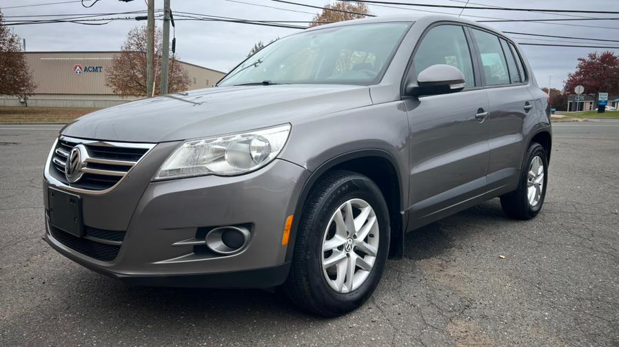 Used Volkswagen Tiguan 4WD 4dr SE 4Motion wSunroof & Navi 2011 | A1 Auto Sale LLC. East Windsor, Connecticut