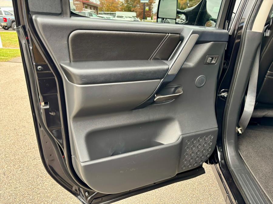 2014 Nissan Titan 4WD Crew Cab SWB SV, available for sale in South Windsor, Connecticut | Mike And Tony Auto Sales, Inc. South Windsor, Connecticut 2014 Nissan Titan 4WD Crew Cab SWB SV, available for sale in South Windsor, Connecticut | Mike And Tony Auto Sales, Inc. South Windsor, Connecticut