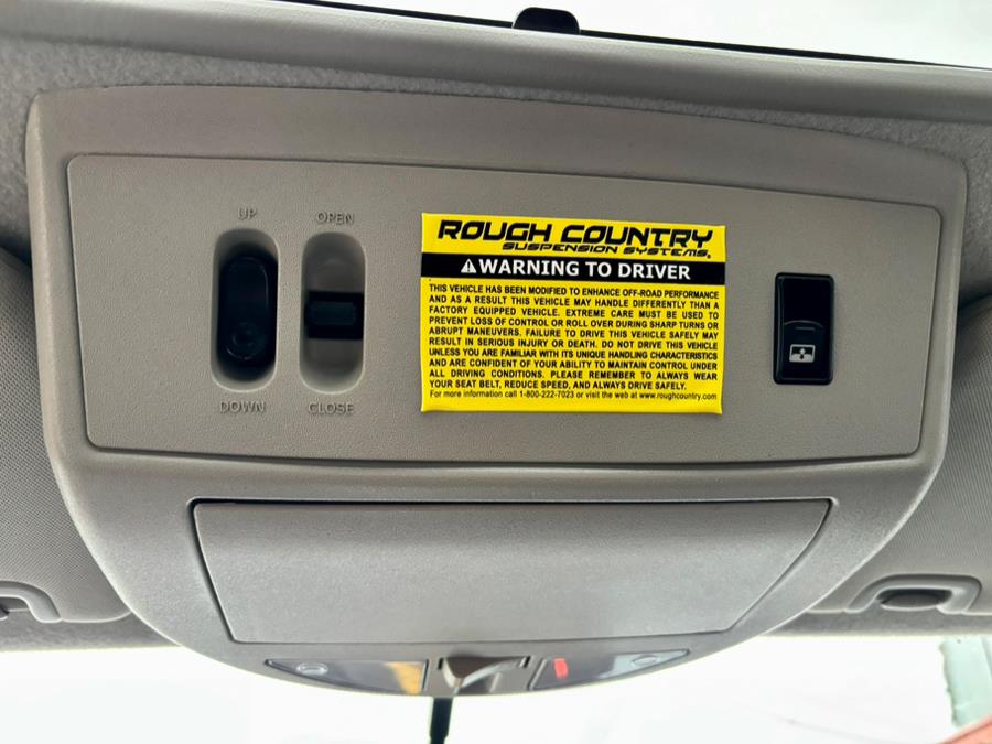 2014 Nissan Titan 4WD Crew Cab SWB SV, available for sale in South Windsor, Connecticut | Mike And Tony Auto Sales, Inc. South Windsor, Connecticut 2014 Nissan Titan 4WD Crew Cab SWB SV, available for sale in South Windsor, Connecticut | Mike And Tony Auto Sales, Inc. South Windsor, Connecticut