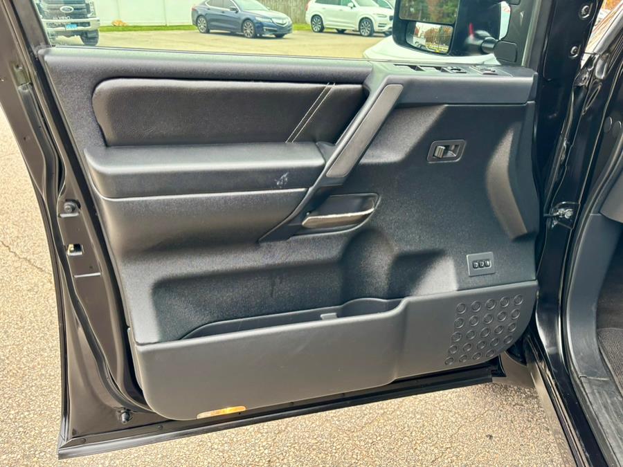 2014 Nissan Titan 4WD Crew Cab SWB SV, available for sale in South Windsor, Connecticut | Mike And Tony Auto Sales, Inc. South Windsor, Connecticut 2014 Nissan Titan 4WD Crew Cab SWB SV, available for sale in South Windsor, Connecticut | Mike And Tony Auto Sales, Inc. South Windsor, Connecticut