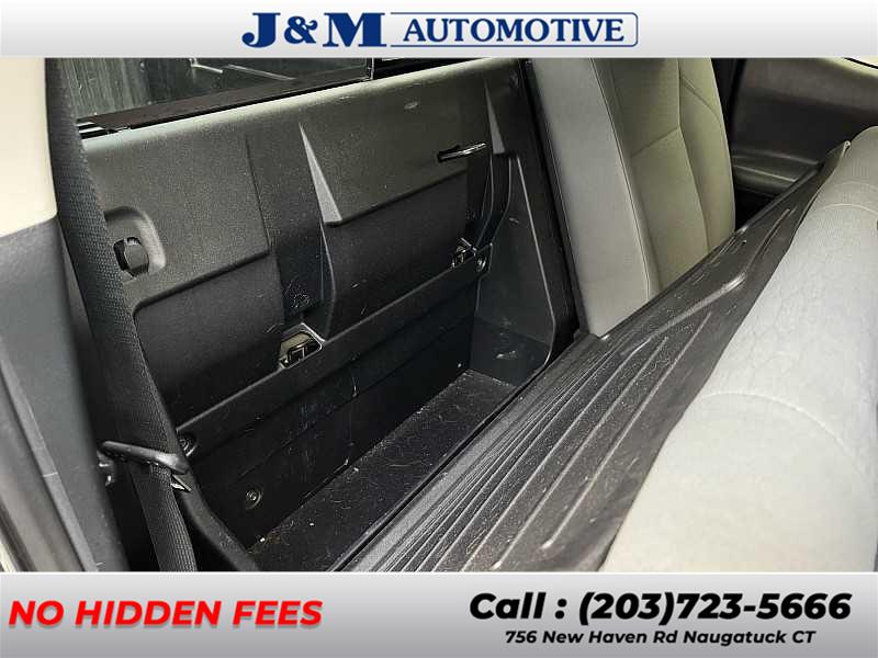 2019 Toyota Tacoma SR5, available for sale in Naugatuck, Connecticut | J&M Automotive Sls&Svc LLC. Naugatuck, Connecticut 2019 Toyota Tacoma SR5, available for sale in Naugatuck, Connecticut | J&M Automotive Sls&Svc LLC. Naugatuck, Connecticut