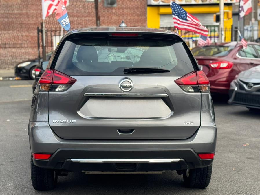 2020 Nissan Rogue SV photo 4