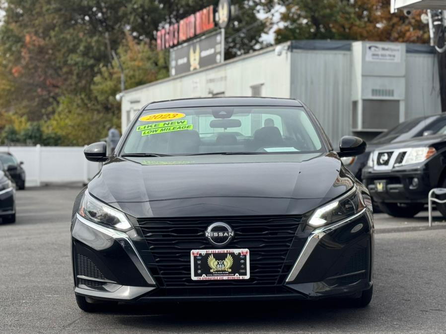 2023 Nissan Altima SV photo 2