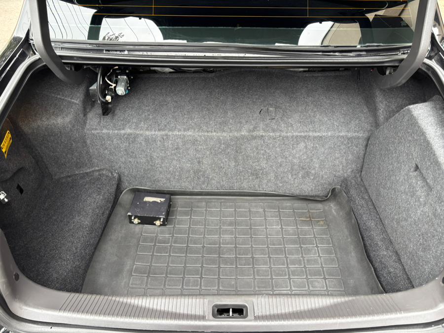 2010 Lincoln Town Car 4dr Sdn Signature Limited, available for sale in New haven, Connecticut | Wilson Maturo Motors. New haven, Connecticut 2010 Lincoln Town Car 4dr Sdn Signature Limited, available for sale in New haven, Connecticut | Wilson Maturo Motors. New haven, Connecticut