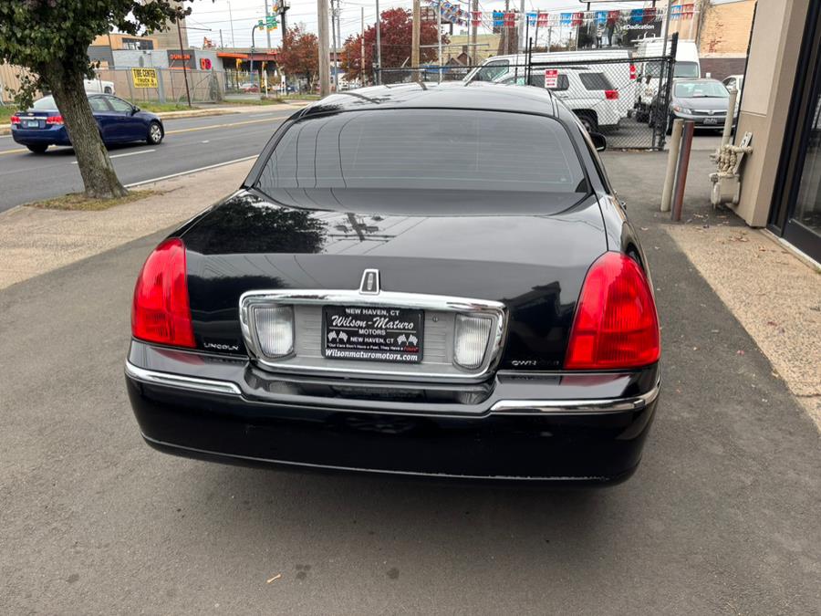 2010 Lincoln Town Car 4dr Sdn Signature Limited, available for sale in New haven, Connecticut | Wilson Maturo Motors. New haven, Connecticut 2010 Lincoln Town Car 4dr Sdn Signature Limited, available for sale in New haven, Connecticut | Wilson Maturo Motors. New haven, Connecticut
