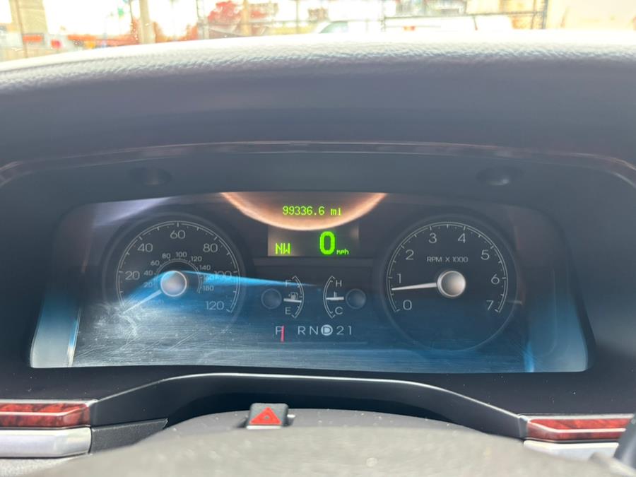 2010 Lincoln Town Car 4dr Sdn Signature Limited, available for sale in New haven, Connecticut | Wilson Maturo Motors. New haven, Connecticut 2010 Lincoln Town Car 4dr Sdn Signature Limited, available for sale in New haven, Connecticut | Wilson Maturo Motors. New haven, Connecticut