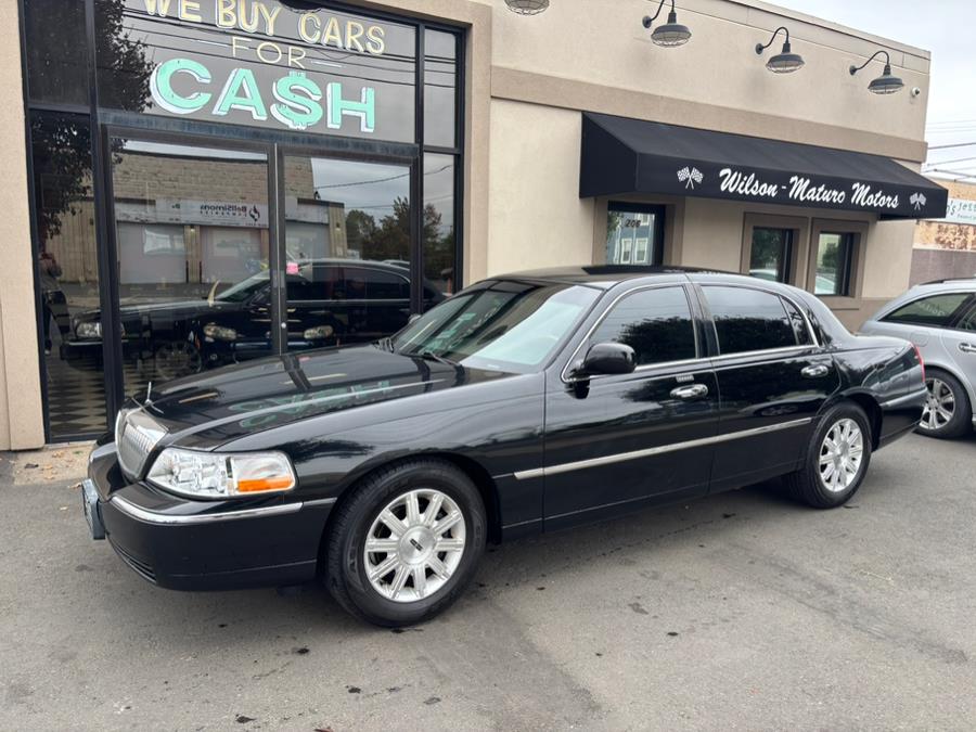 2010 Lincoln Town Car 4dr Sdn Signature Limited, available for sale in New haven, Connecticut | Wilson Maturo Motors. New haven, Connecticut 2010 Lincoln Town Car 4dr Sdn Signature Limited, available for sale in New haven, Connecticut | Wilson Maturo Motors. New haven, Connecticut