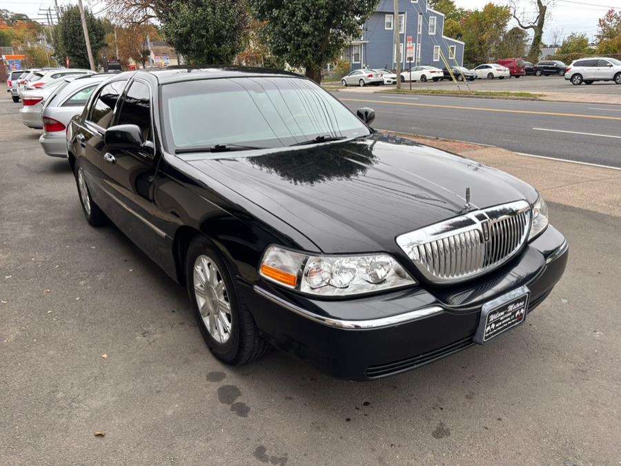 2010 Lincoln Town Car 4dr Sdn Signature Limited, available for sale in New haven, Connecticut | Wilson Maturo Motors. New haven, Connecticut 2010 Lincoln Town Car 4dr Sdn Signature Limited, available for sale in New haven, Connecticut | Wilson Maturo Motors. New haven, Connecticut