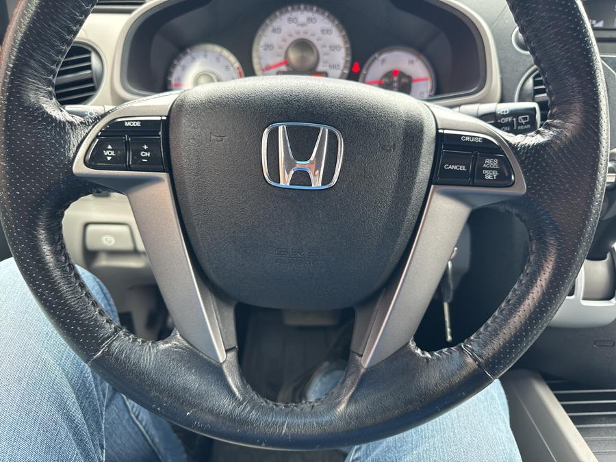 2011 Honda Pilot 4WD 4dr EX-L, available for sale in Waterbury, Connecticut | National Auto Brokers, Inc.. Waterbury, Connecticut 2011 Honda Pilot 4WD 4dr EX-L, available for sale in Waterbury, Connecticut | National Auto Brokers, Inc.. Waterbury, Connecticut