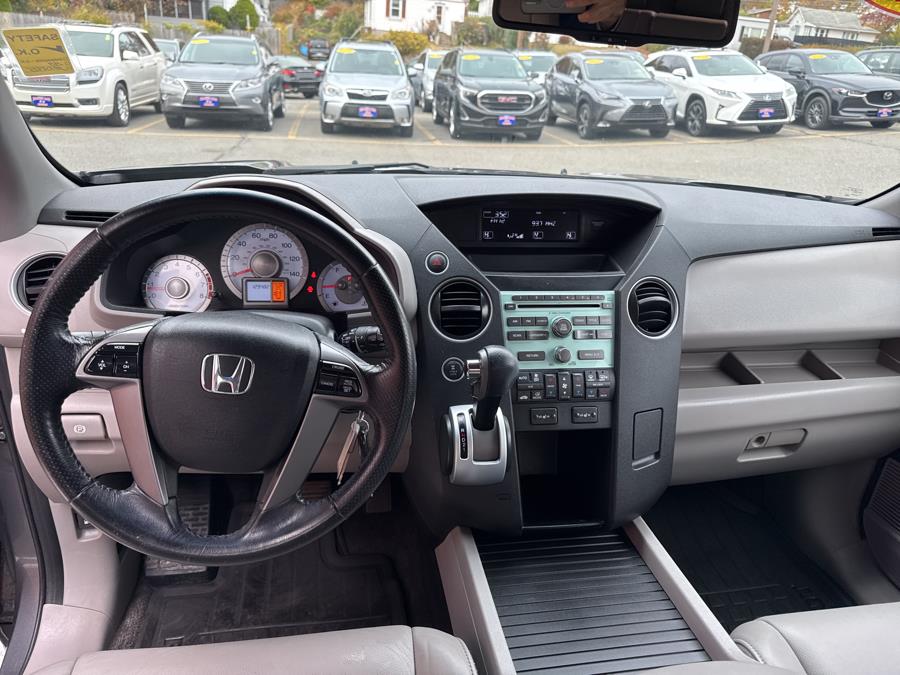 2011 Honda Pilot 4WD 4dr EX-L, available for sale in Waterbury, Connecticut | National Auto Brokers, Inc.. Waterbury, Connecticut 2011 Honda Pilot 4WD 4dr EX-L, available for sale in Waterbury, Connecticut | National Auto Brokers, Inc.. Waterbury, Connecticut