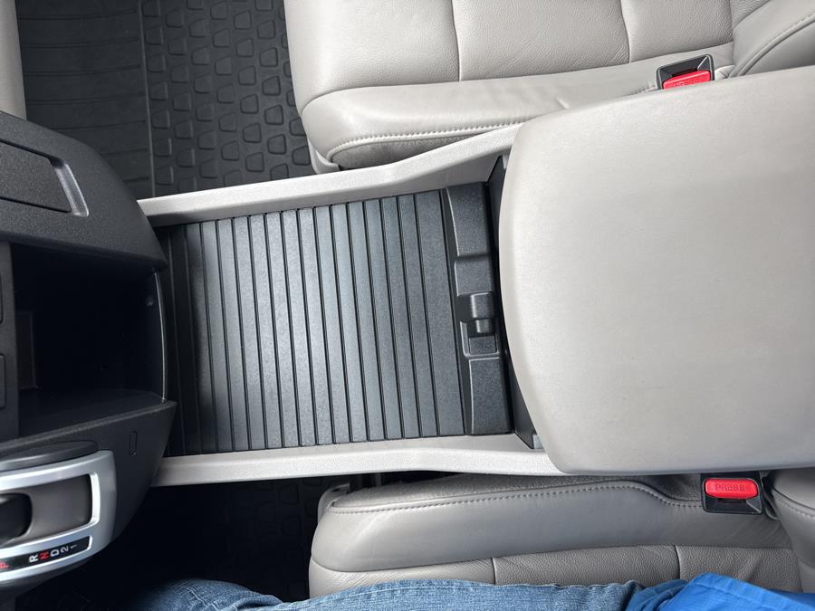 2011 Honda Pilot 4WD 4dr EX-L, available for sale in Waterbury, Connecticut | National Auto Brokers, Inc.. Waterbury, Connecticut 2011 Honda Pilot 4WD 4dr EX-L, available for sale in Waterbury, Connecticut | National Auto Brokers, Inc.. Waterbury, Connecticut