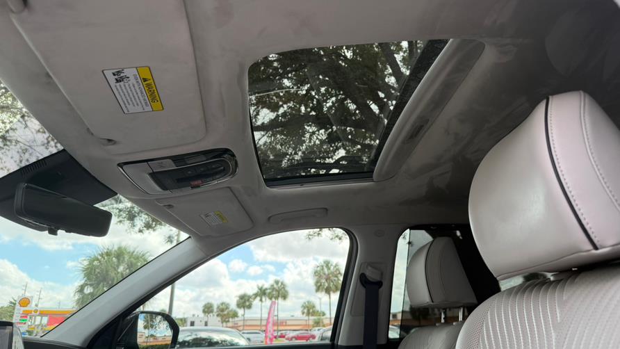 2024 Hyundai Palisade Calligraphy FWD, available for sale in Hialeah, Florida | The Palm Motors LLC. Hialeah, Florida 2024 Hyundai Palisade Calligraphy FWD, available for sale in Hialeah, Florida | The Palm Motors LLC. Hialeah, Florida