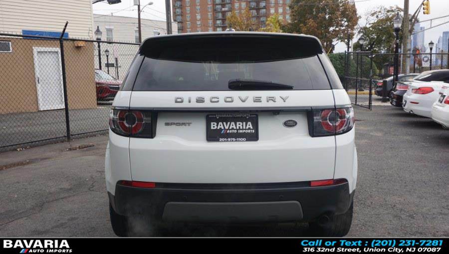 2016 Land Rover Discovery Sport SE photo 2