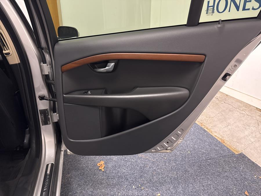 2009 Volvo S80 4dr Sdn I6 Turbo AWD, available for sale in Plainville, Connecticut | New England Auto Sales LLC. Plainville, Connecticut 2009 Volvo S80 4dr Sdn I6 Turbo AWD, available for sale in Plainville, Connecticut | New England Auto Sales LLC. Plainville, Connecticut