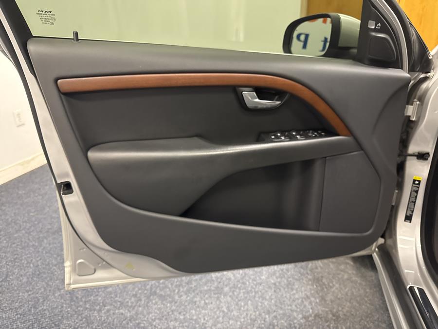 2009 Volvo S80 4dr Sdn I6 Turbo AWD, available for sale in Plainville, Connecticut | New England Auto Sales LLC. Plainville, Connecticut 2009 Volvo S80 4dr Sdn I6 Turbo AWD, available for sale in Plainville, Connecticut | New England Auto Sales LLC. Plainville, Connecticut