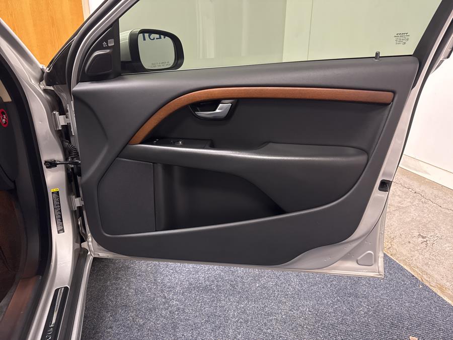 2009 Volvo S80 4dr Sdn I6 Turbo AWD, available for sale in Plainville, Connecticut | New England Auto Sales LLC. Plainville, Connecticut 2009 Volvo S80 4dr Sdn I6 Turbo AWD, available for sale in Plainville, Connecticut | New England Auto Sales LLC. Plainville, Connecticut