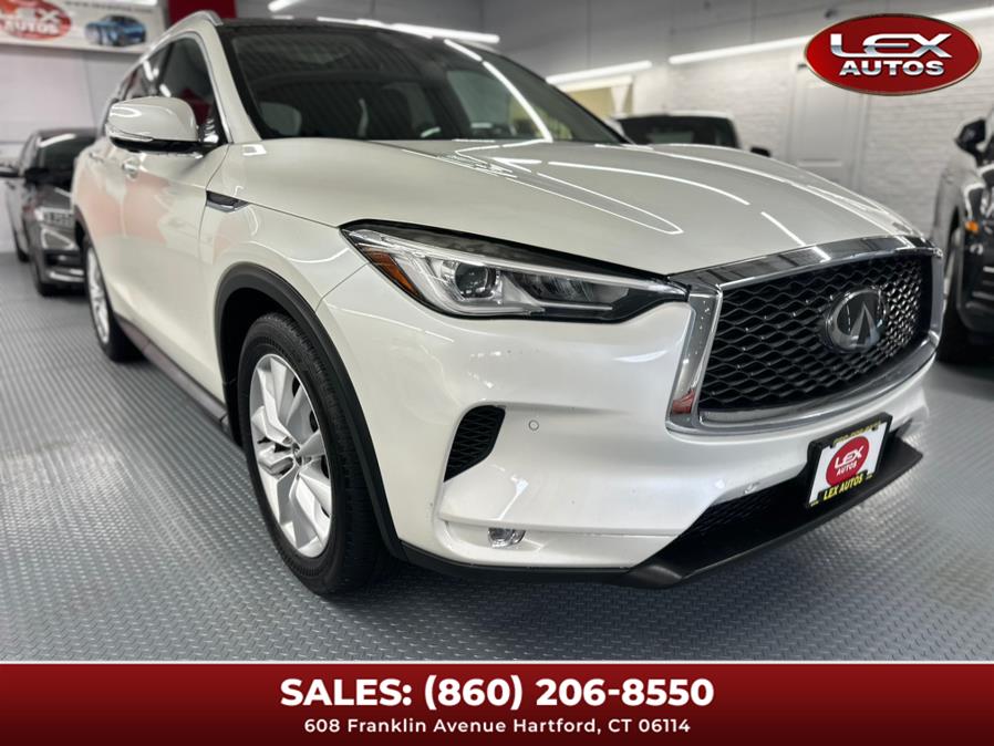 2019 Infiniti QX50 Essential AWD photo 4