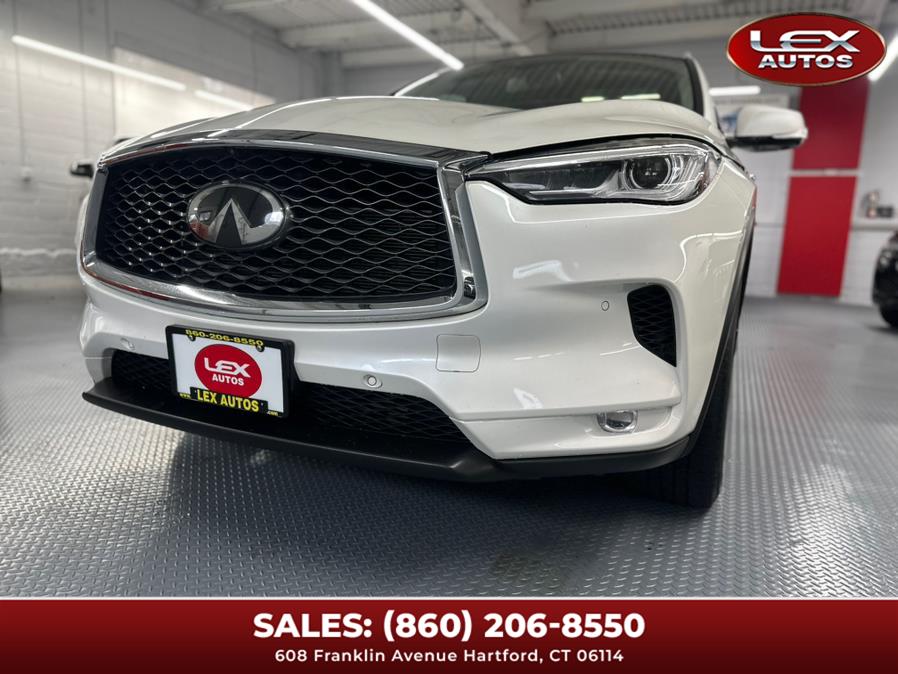 2019 Infiniti QX50 Essential AWD photo 2