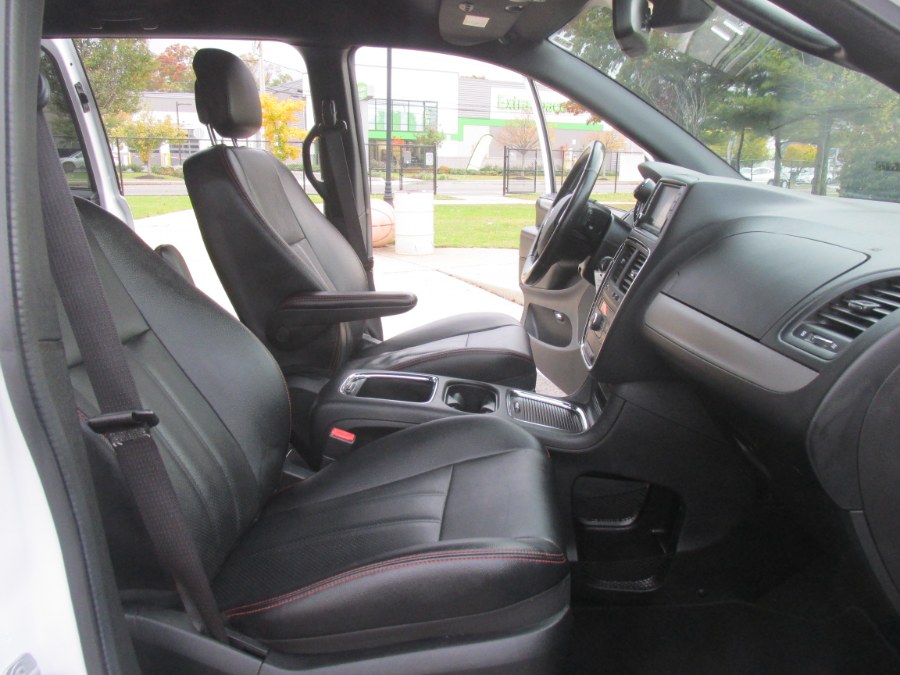 2019 Dodge Grand Caravan GT Wagon, available for sale in Massapequa, New York | South Shore Auto Brokers & Sales. Massapequa, New York 2019 Dodge Grand Caravan GT Wagon, available for sale in Massapequa, New York | South Shore Auto Brokers & Sales. Massapequa, New York